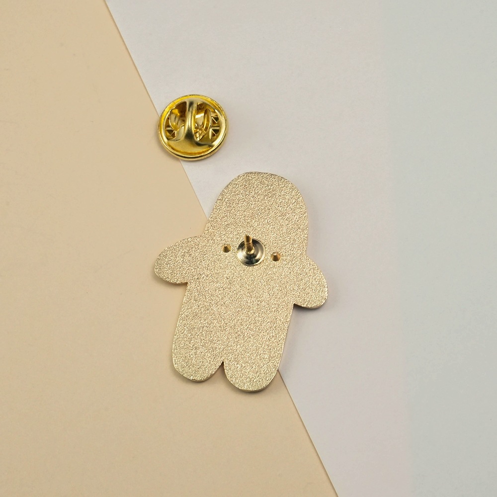 Anime Spongebob Squarepants Merchandise Enamel Badge Cute Cartoon Gradient Color Pin Accessory