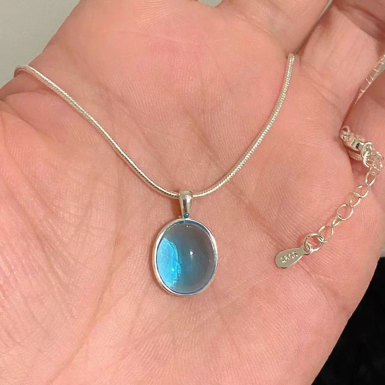 海蓝宝项链女2024粘新款高级感ins风小众百搭椭圆吊坠锁骨链