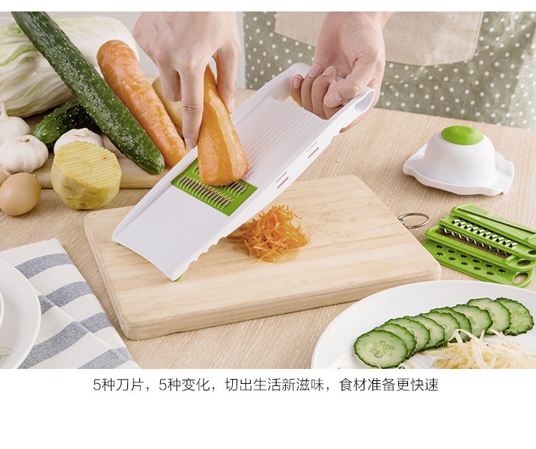 Multifunctional vegetable cutter, grater and slicer