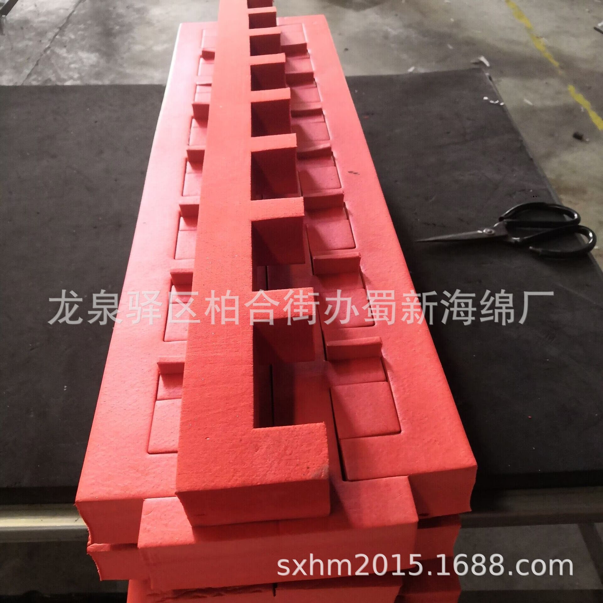 厂家供应一体成型雕刻45度EVA成型异性铝箱泡沫/汽车零部件卡槽