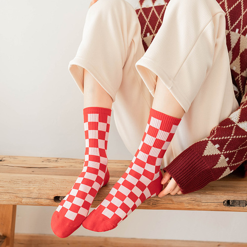 Red socks women's mid-calf socks ins new year autumn and winter Christmas socks animal year red socks wedding couple socks national trend