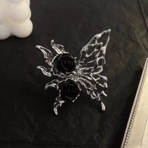 Elegant European and American Style Cross-Border Black Rose Butterfly Ring for Women, Fashionable and Personalized, Overseas Trade Accessory, Heavy Workmanship Design, Hand Jewelry