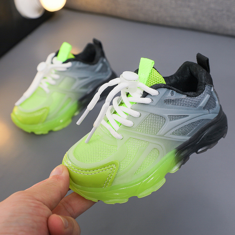 Kids’ trainers view 3