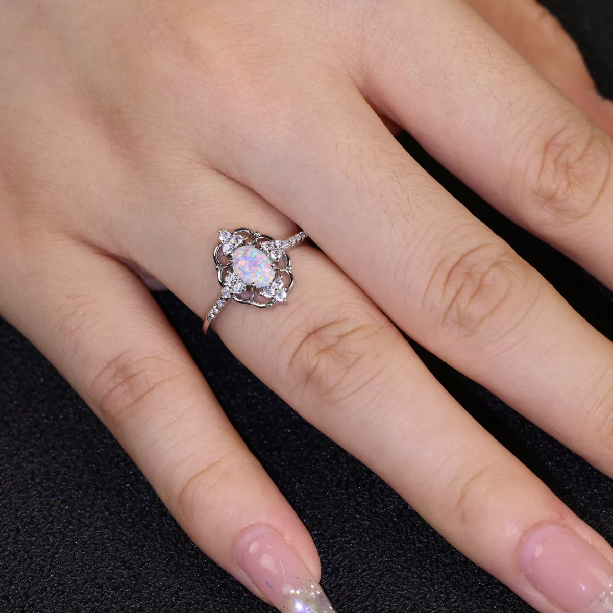 Cross -border WISH new elliptical Australian hollow lace rings Simple personality niche ring ring one piece