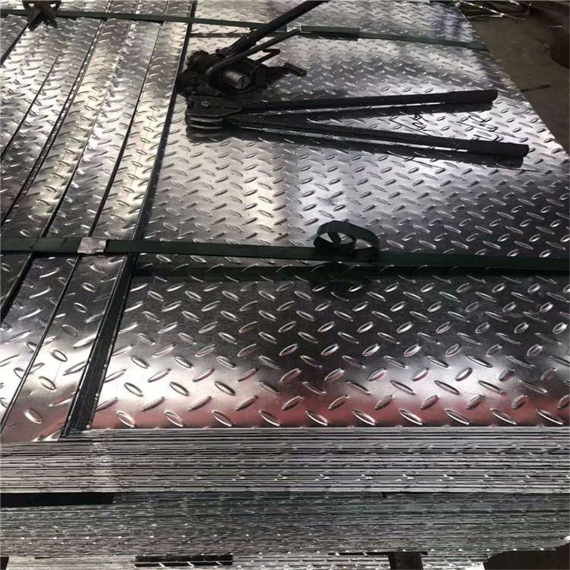 1.2mm镀锌压花板2.5*1250 防滑铁板 Q235镀锌花纹板 全国配送