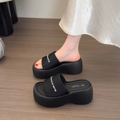 女性用厚底サンダル、2025年夏新作、超人気のスカート付き厚底サンダル、ビーチサンダル