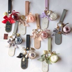 国境を越えたアマゾン永遠の花キーホルダー完成品オースティンローズギフトボックスバッグハンギングレザーブックマークペンダント