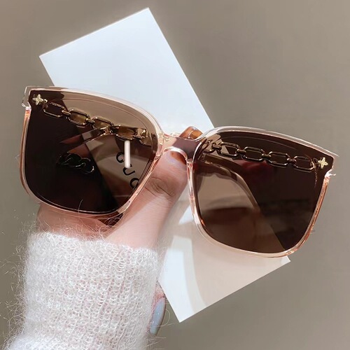 Internet celebrity sunglasses for women Korean version black square frame chain sunscreen sunglasses high-end ins street photography large frame decorative mirror