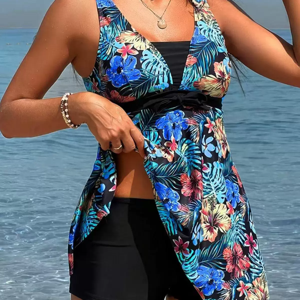 2025欧美跨境外贸亚马逊潮流印花挂脖吊带性感比基尼分体系带温泉