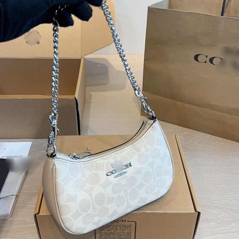 Coco C's new Teri 19 underarm bag is a fashionable chain handbag, versatile crossbody crescent bag for women Coco C's new Teri 19 underarm bag is a fashionable chain handbag, versatile crossbody crescent bag for women
