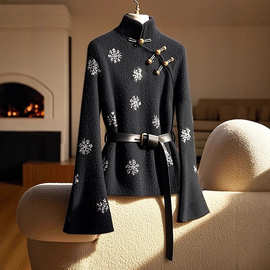 新中式印花黑色立领针织衫女2025冬季内搭国风盘扣喇叭袖打底毛衣