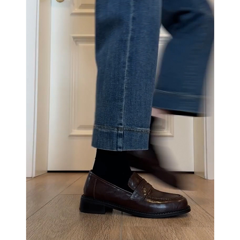 Versión de piel de oveja ~ cuero grueso fondo redondo cabeza británica retrógrada zapatos de cuero para mujeres de tacones gruesos un pie zapatos Lefour zapatos