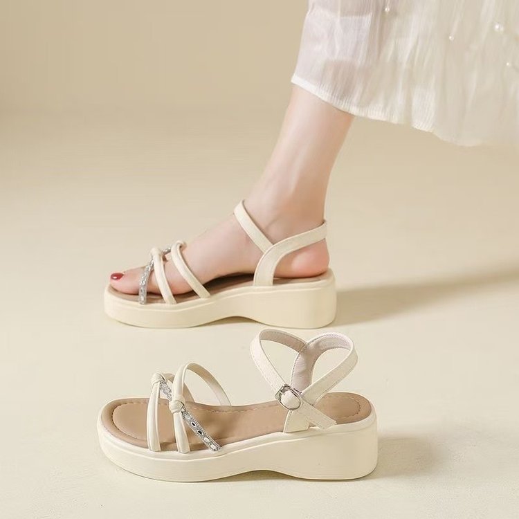 El viento de hadas aumenta la altura de la parte inferior antideslizante 06 nuevo estilo de verano versátil de diamante dos zapatillas romanas suaves para mujeres