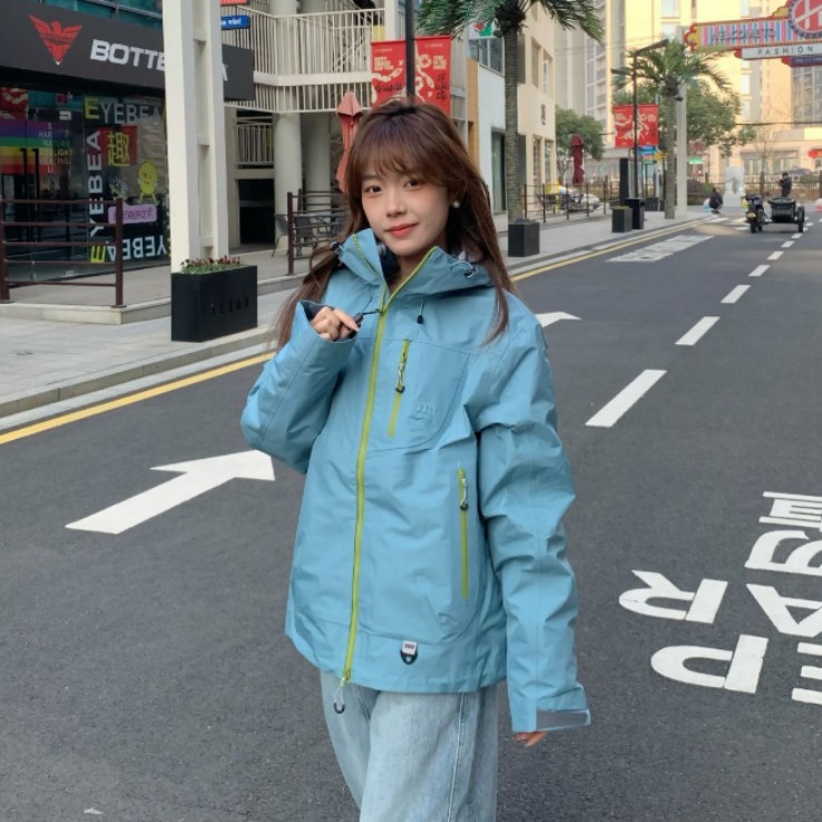 Soft Shell Jacket for Men and Women, Autum Windproof and Waterproof Hiking and Mountaineering Clothing, Sports Outdoor Hooded Jacket