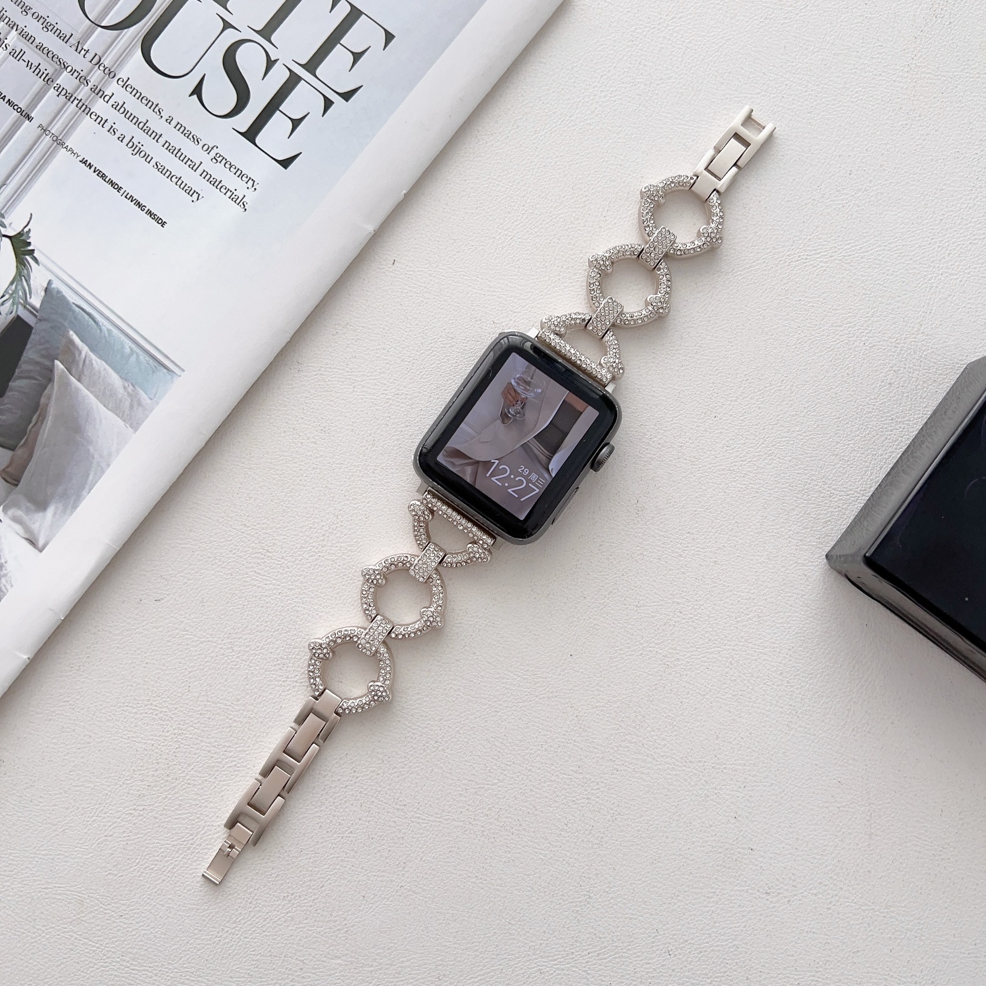 適用於Apple Watch se手錶腕帶 蘋果5678代手錶 O型鑲鑽金屬錶帶