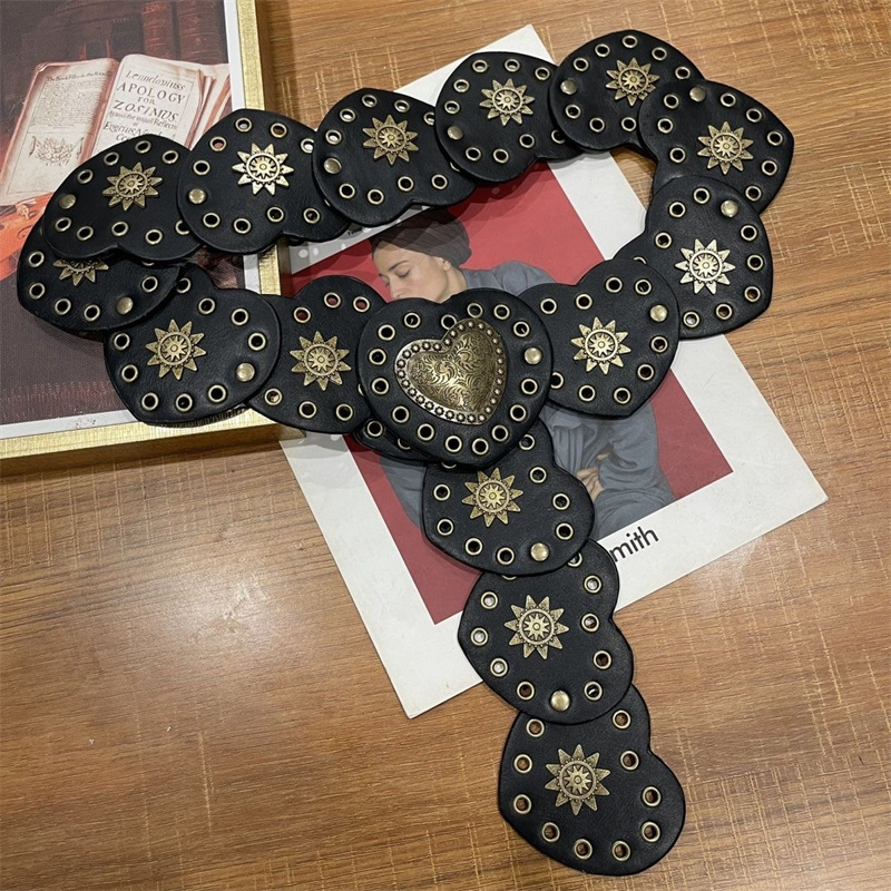 Braunes Vintage Western Cowboy Style Herz Accessoire Damen, Dekorativ für Kleider und Anzüge, Metallnieten breiter Gürtel_voghion.com
