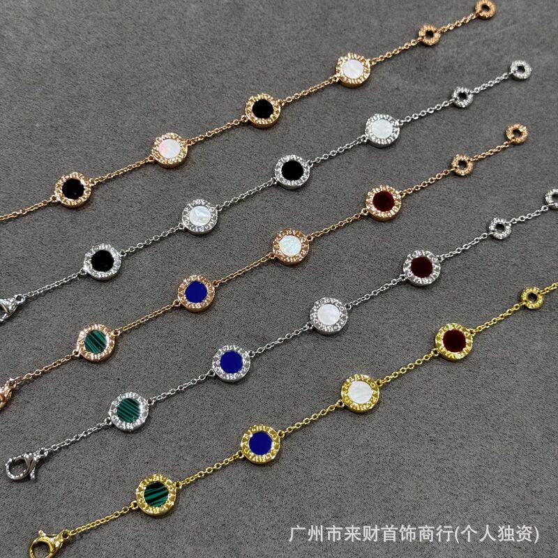 High-end Baojia full-diamond coin bracelet with black and white round shells, fashionable and light luxury mother-of-pearl diamond-encrusted bracelet