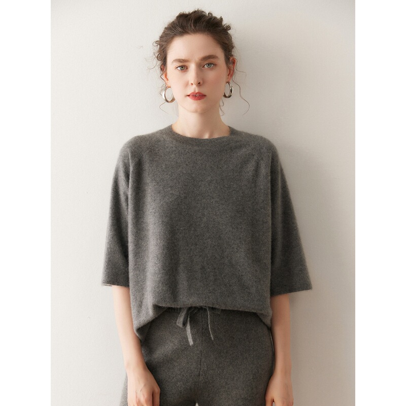 Autumn and Winter New Round Neck Reversible Cashmere Sweater for Women, Versatile Slimming Soft Skin-Friendly Loose Thick Knit Autumn and Winter New Round Neck Reversible Cashmere Sweater for Women, Versatile Slimming Soft Skin-Friendly Loose Thick Knit