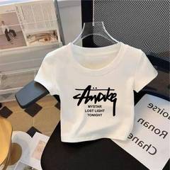 純綿半袖tシャツ女性白い肩の夏の新型丸首の小さいシャツの修身の短いタイプは臍の上着の綿を現します。