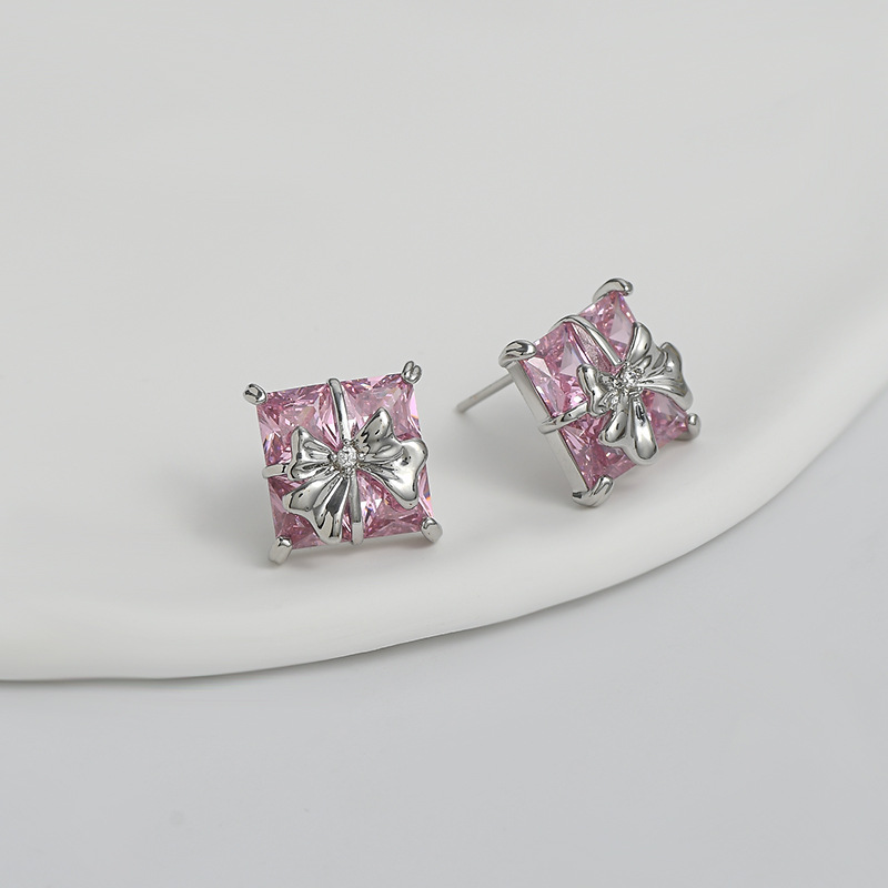 1 Pair Simple Style Square Inlay Copper Zircon Ear Studs display picture 1