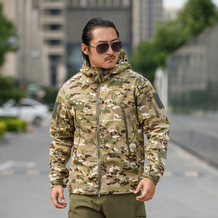Shark skin soft shell assault clothing camouflage jacket fleece padded tactical clothing hooded jacket manufacturers in stock
