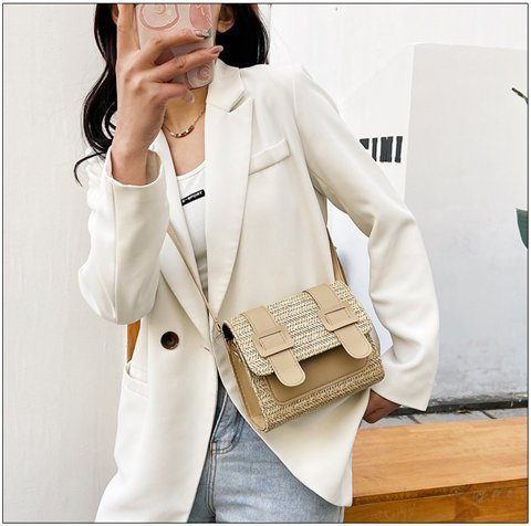 Korean Straw Shoulder Messenger Square Bag display picture 13