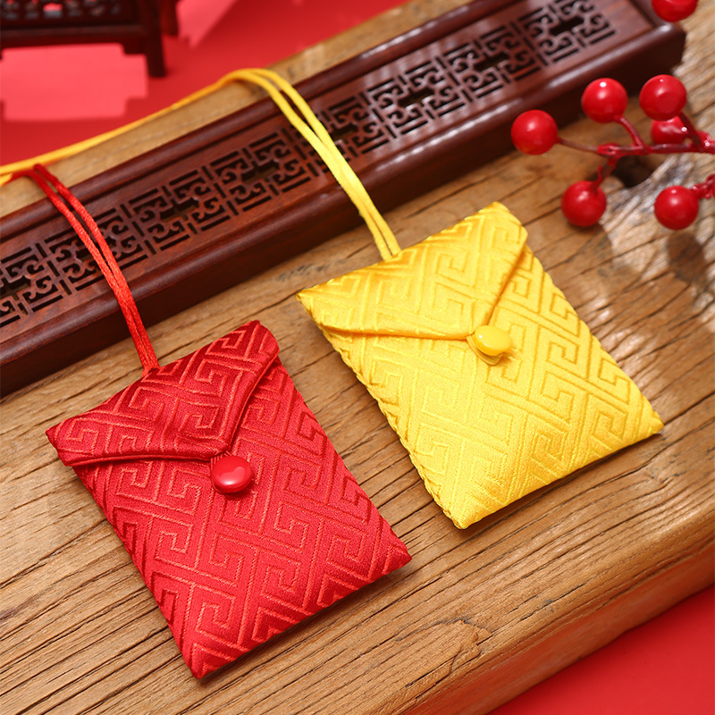 新中式红色挂脖符袋挂件新品热销方形免缝纽扣平安福袋锦囊袋