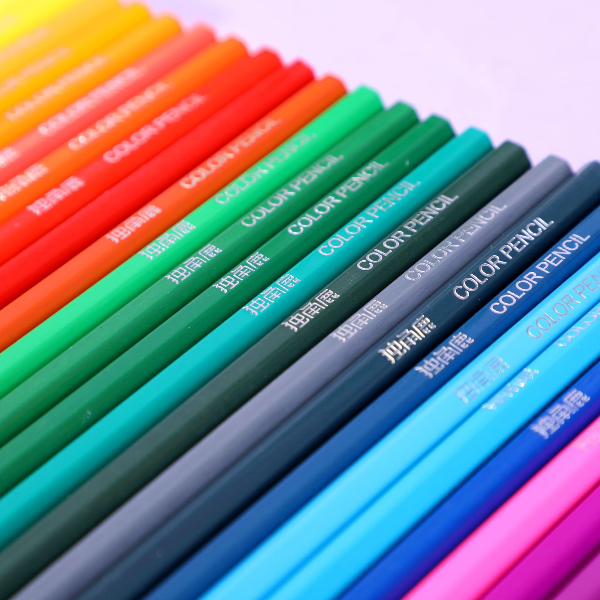 Los niños dibujan un conjunto de lápiz de color de barril multicolor para dibujos de dibujos animados lindos aceites de plomo de color image 3
