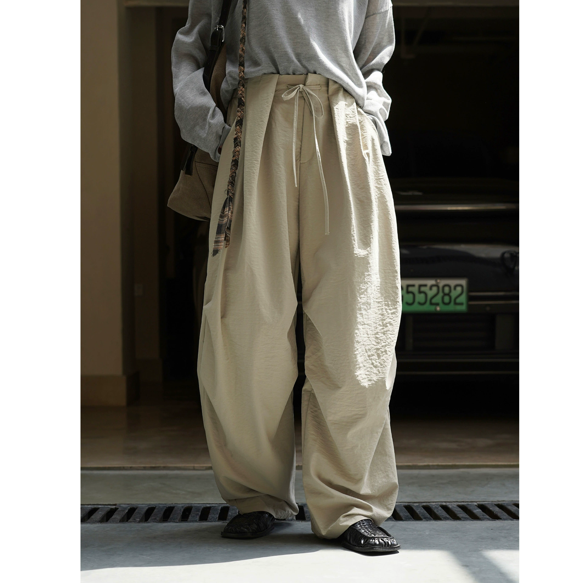 Новые американские повседневные брюки с плиссированным силуэтом и свободным кроем для женщин, ранняя осень