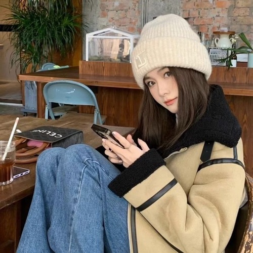 Knitted winter hat for women, large head size, loose fit, face showing, warm and thick, knitted cold hat with ear protection, fluffy yarn hat