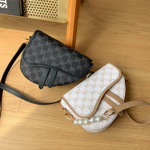 Unique Design Handbags 2024 New Women's Summer Versatile Crossbody Shoulder and Underarm Bags Fashion Saddle Bags