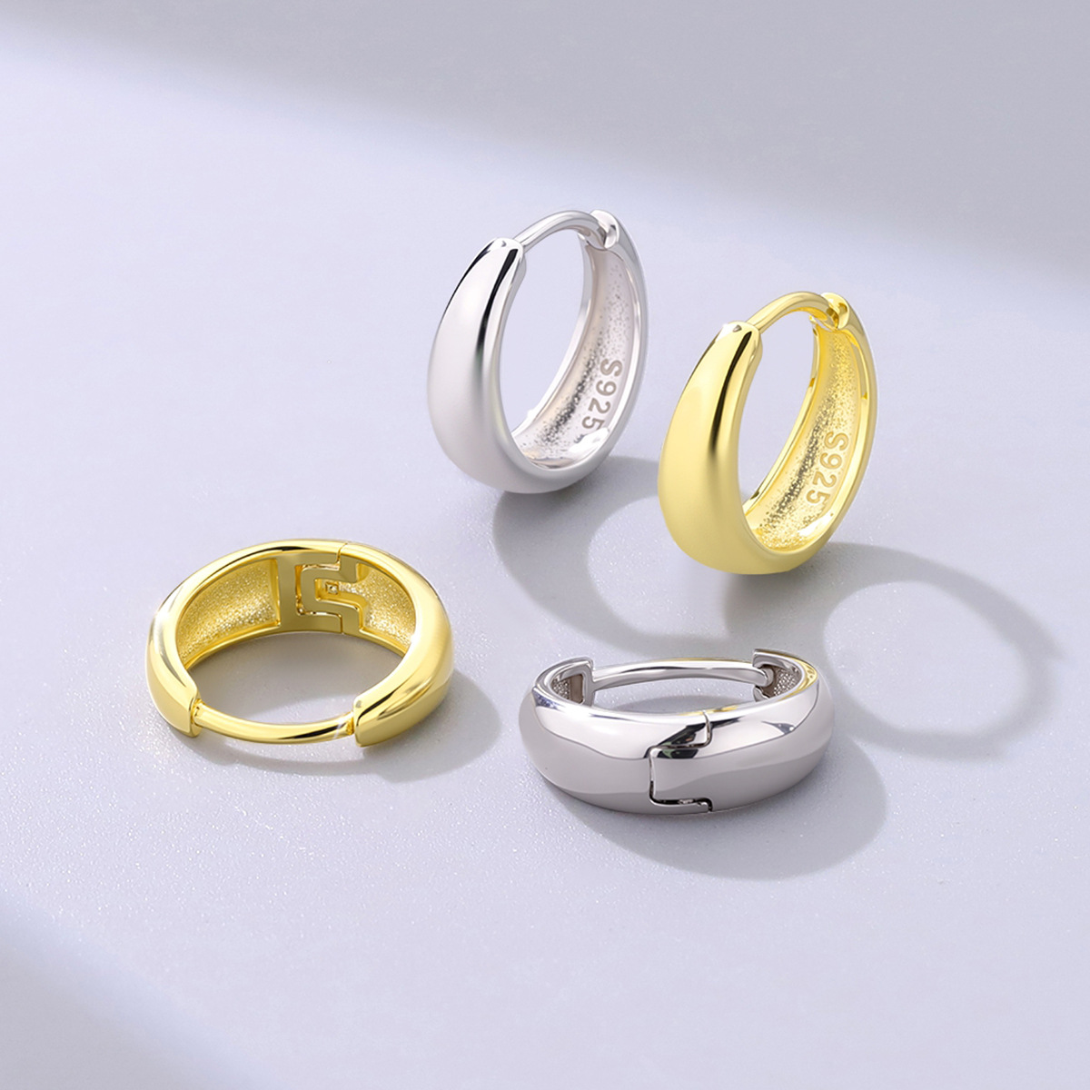 Wholesale S925 Sterling Silver Hoop Earrings for Women, Korean Style Light Luxury Smooth Surface Earrings, Daily Commute Earrings, Direct Supply from the Manufacturer