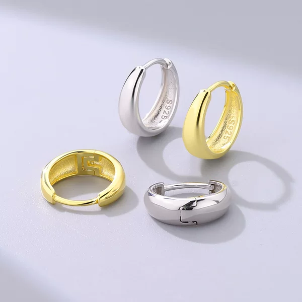 Wholesale S925 Sterling Silver Hoop Earrings for Women, Korean Style Light Luxury Smooth Surface Earrings, Daily Commute Earrings, Direct Supply from the Manufacturer