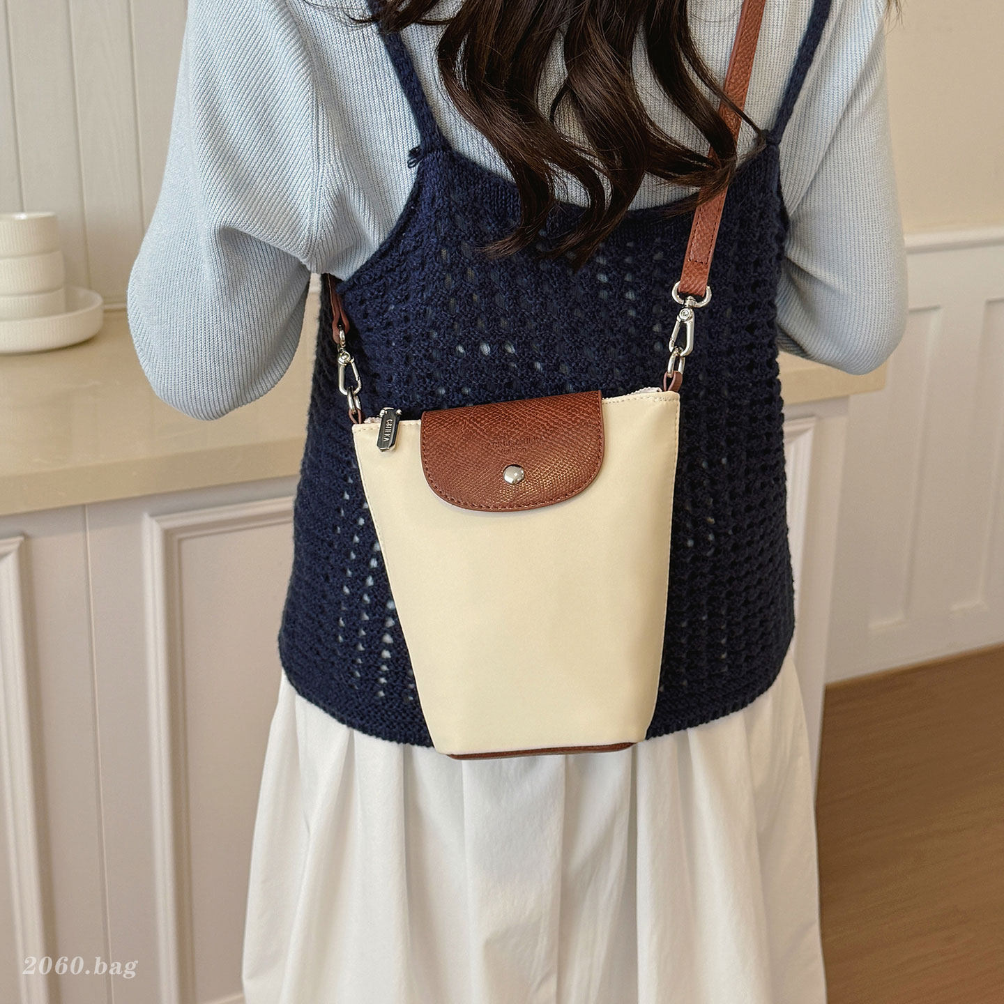 Mini nicho popular mochila 2026 multifuncional retro ocio de hombro nuevo diseño de moda bolso móvil