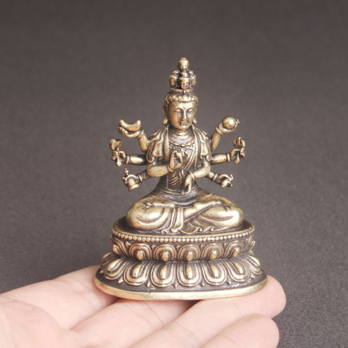 Retro aged pure brass Thousand-Hand Avalokitesvara statue desktop ornaments religious worship Buddha statue crafts old copper wholesale
