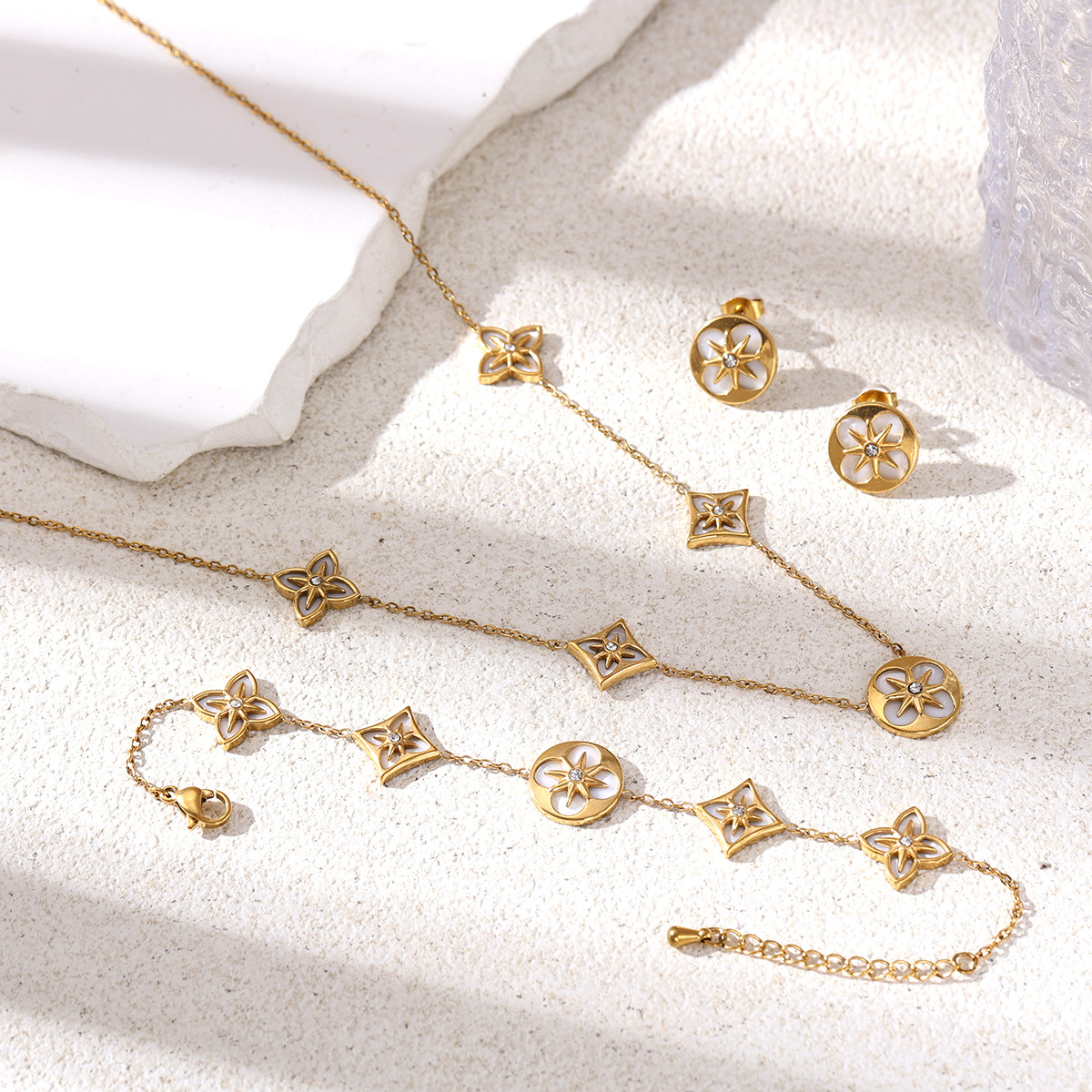 Collar de acero inoxidable de lujo ligero y de alta calidad de moda estrella blanca cadena de clavícula para mujeres joyerías transfronterizas en venta caliente