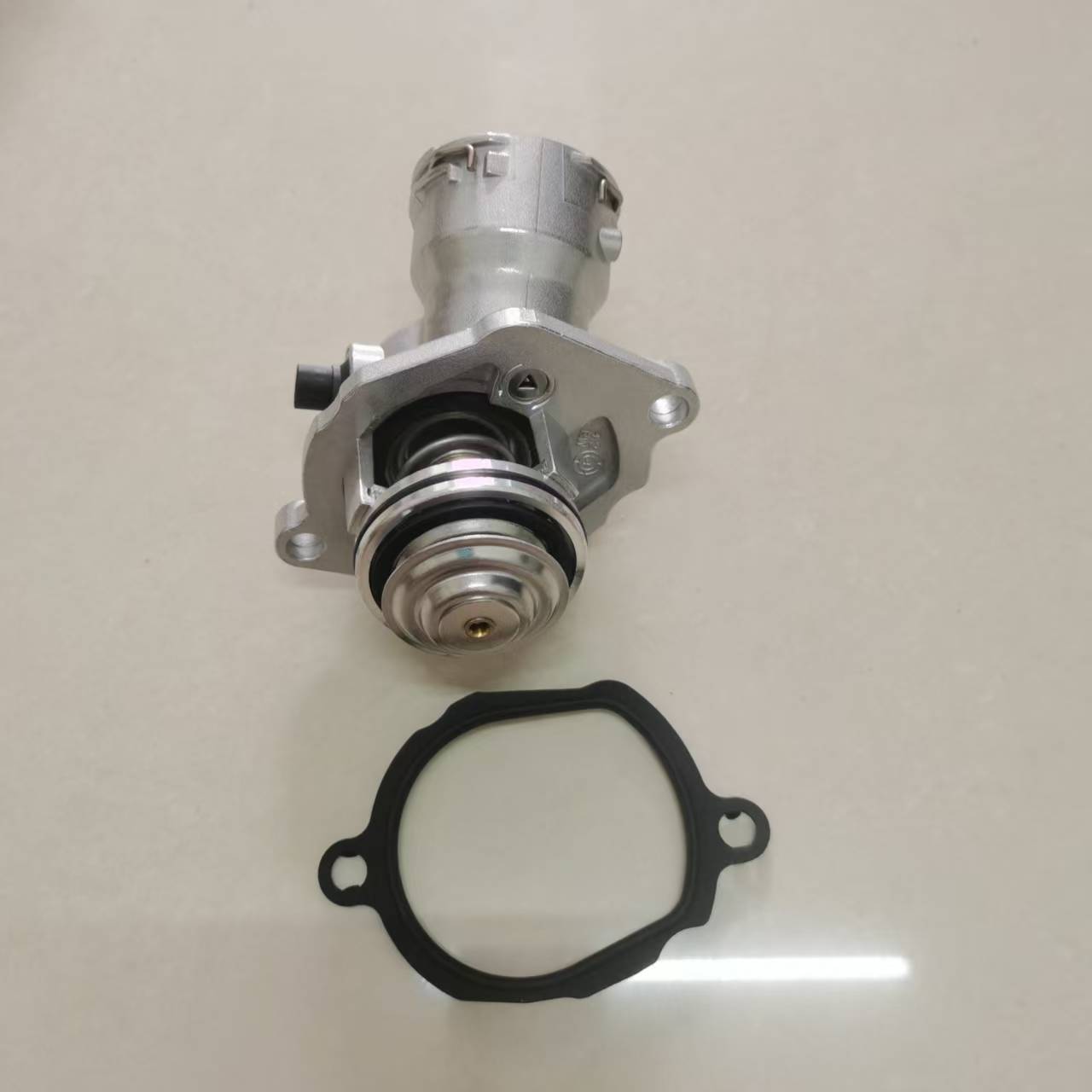 2722000415 2722000115 Thermostat Suitable for Mercedes-Benz M272 E25 E30 E35