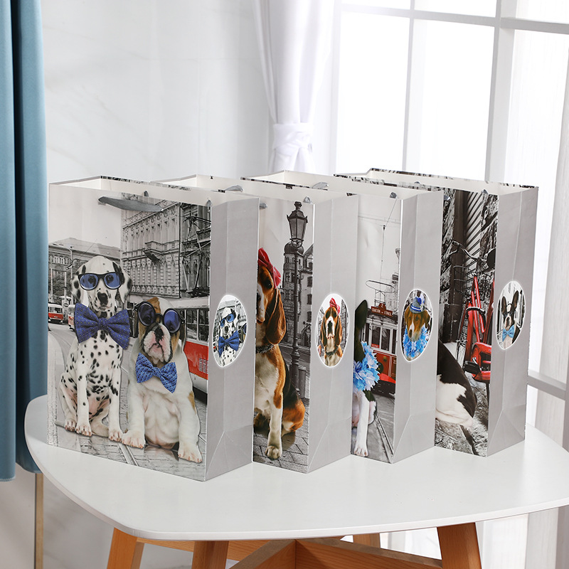 厂家直供 旅行小狗白卡纸礼品包装袋伴手礼收纳袋多款可选