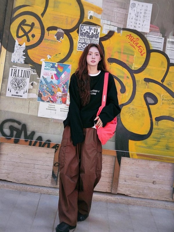 新款东大门百搭圆领套头卫衣女宽松洋气时尚复古字母裁剪女生上衣|undefined