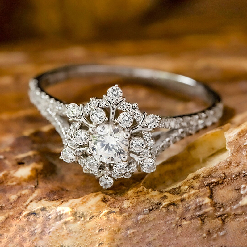 Snowflake Inlaid Ring Silver Plated Elegant Wedding Band Gift_voghion.com