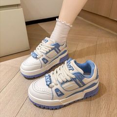爆発的な太ったパン靴の女性の白い靴の女性のタイプ2025の新型の運動のカジュアルな靴の靴は厚い底の靴の女性を高く上げます。