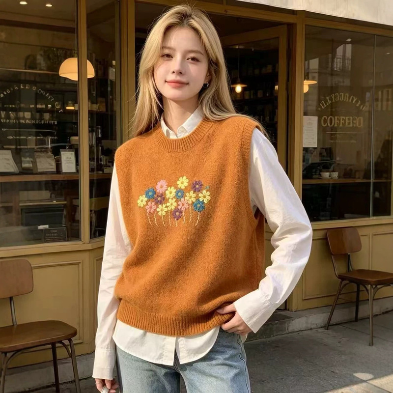 Cross-border American-style vintage three-dimensional floral knitted vest for women, loose-fitting round-neck sweater for spring and autumn, suitable for layering Cross-border American-style vintage three-dimensional floral knitted vest for women, loose-fitting round-neck sweater for spring and autumn, suitable for layering