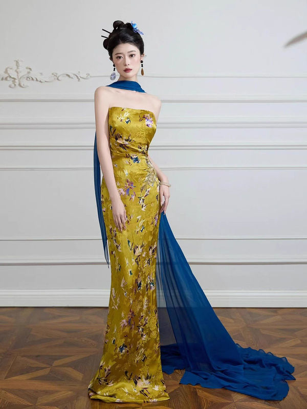 新中式晨袍女2025新款国风新娘订婚礼裙设计感小众复古抹胸敬酒服|undefined