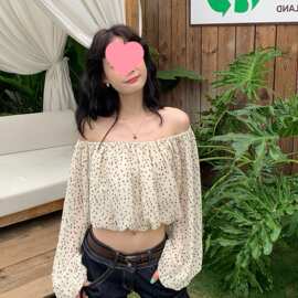 新款纯欲风一字肩波点短上衣夏灯笼长袖收腰短款遮肉显高露脐小衫