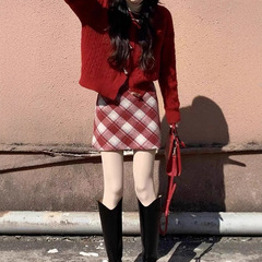 红色针织开衫毛衣女2025秋冬高级感格子半身裙今年流行穿搭套装女