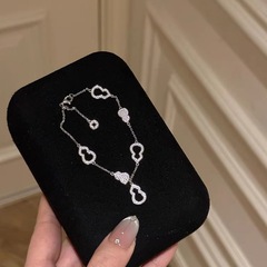 福禄満ドリルのヒョウタンの透かし彫りのブレスレットの女性の精緻な新型の軽くて豪華な中国式の畳み込みは高級感の気質の装飾を身につけます。