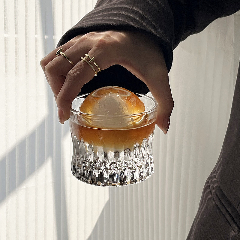 Vaso de cristal de fondo grueso de lujo ligero con rayas verticales tazas de whisky tazas de vino extranjeras tazas de hockey tazas de café espresso