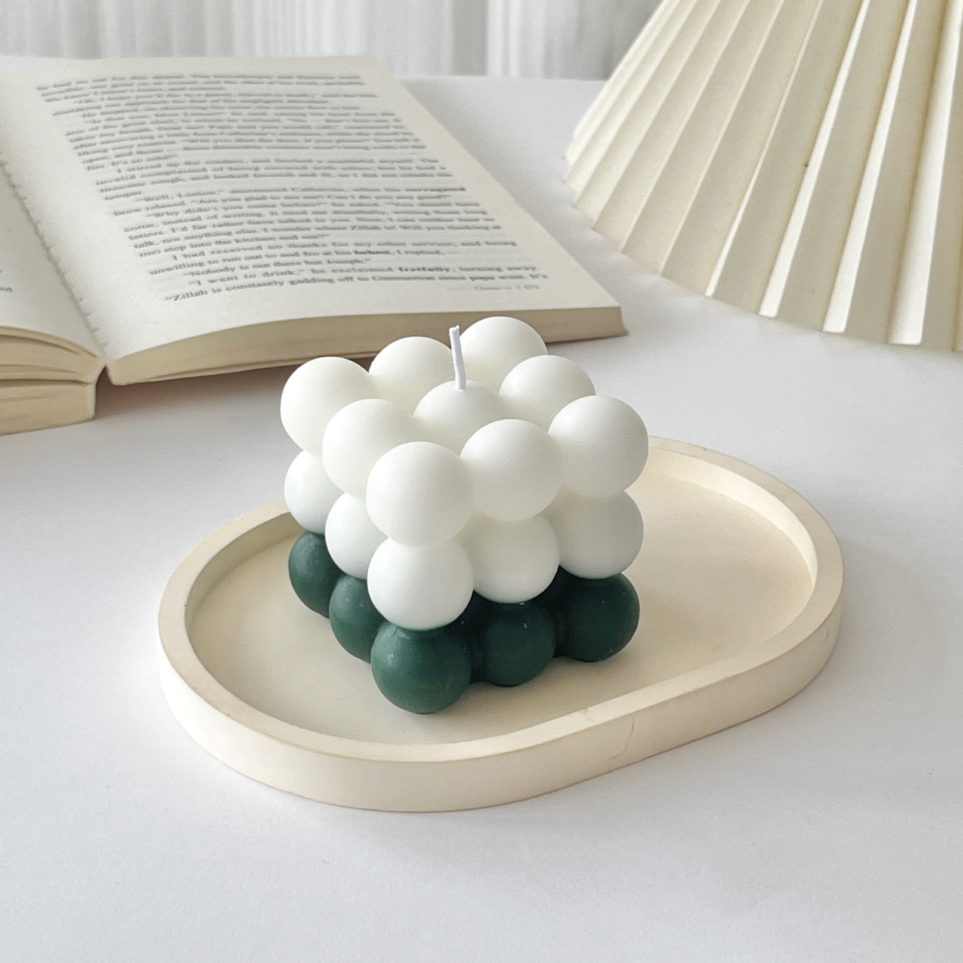 Venta caliente Navidad de dos colores Cubo de Rubik cera de soja encendido aromaterapia vela caja de regalo de mano al por mayor puede ser enviado en nombre