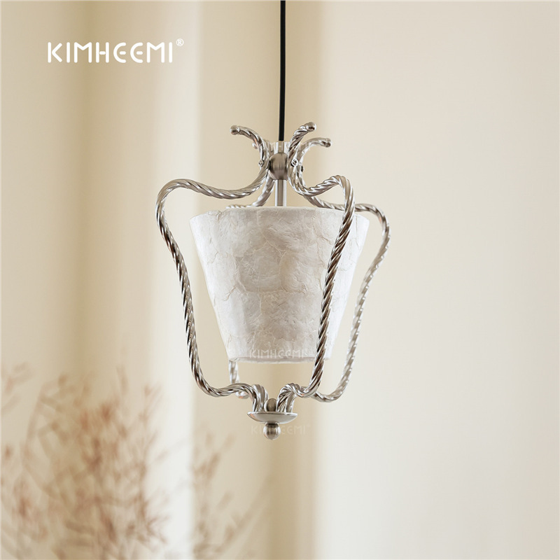 French-style vintage natural shell medieval chandelier for entryway, corridor, dining room, bedroom, or beside the sofa French-style vintage natural shell medieval chandelier for entryway, corridor, dining room, bedroom, or beside the sofa