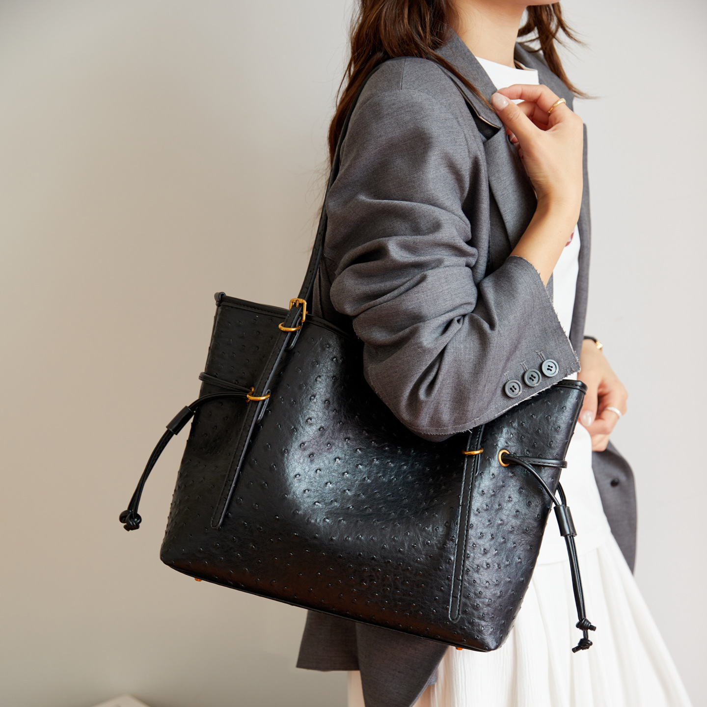 Bolsa de hombro retro europea y americana transfronteriza bolso de mano clásico de avestruz de gran capacidad de transporte de viajes bolso especial